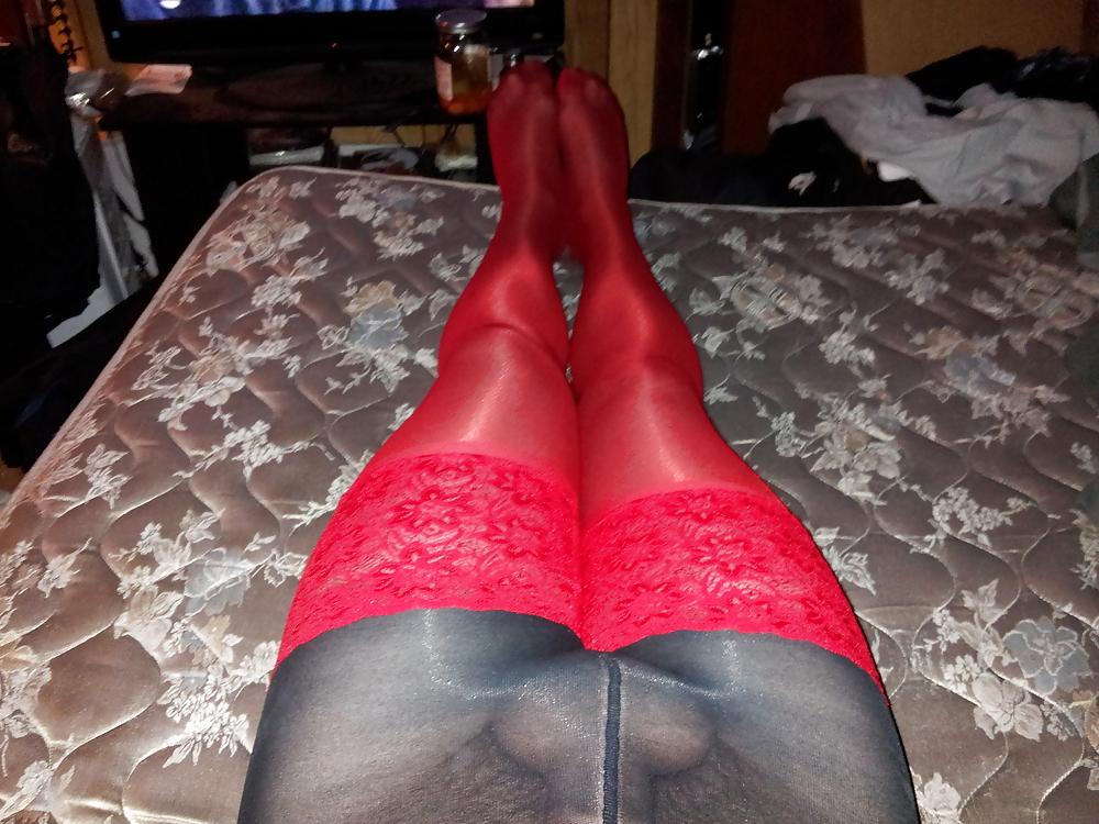 8P Red stockings over black backseam pantyhose