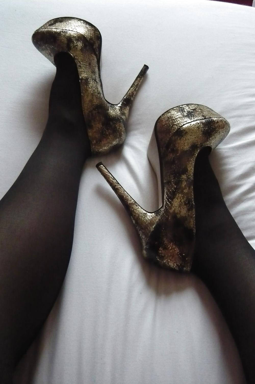 5P Sunday Shoe Fun (Trashy Heels # 2)