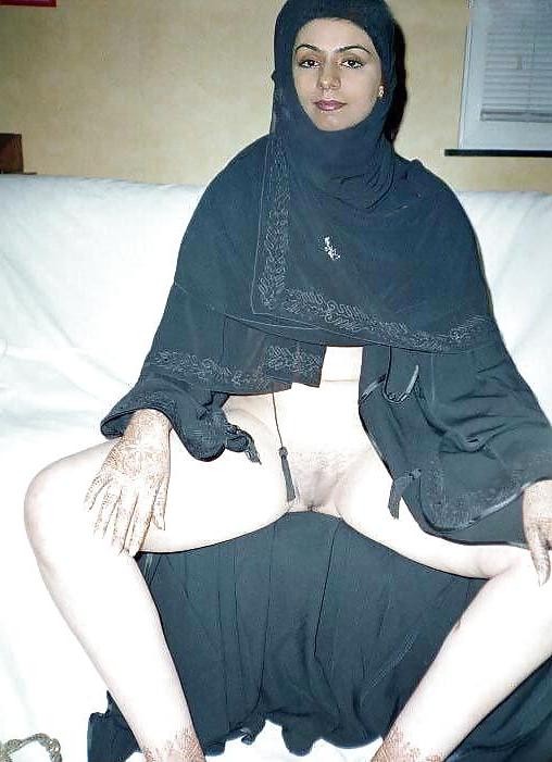 25P DESI Sexy GALS