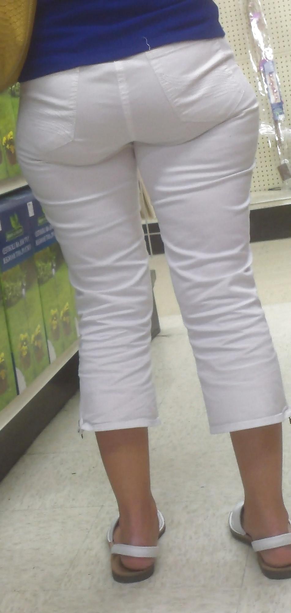 25P Popular teen girls butts & ass in jeans