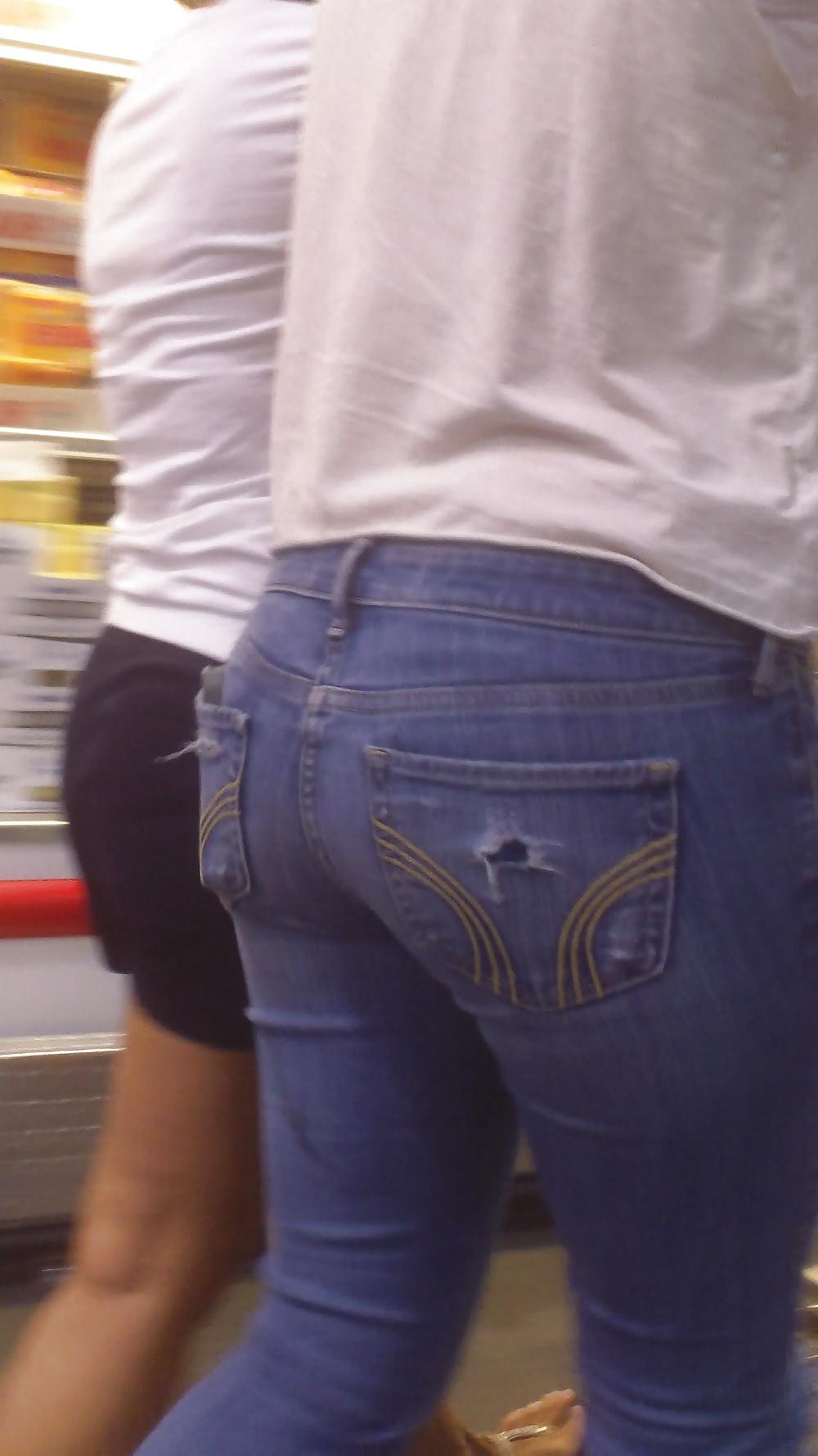25P Popular teen girls butts & ass in jeans