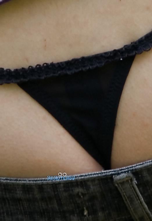 19P Tanga negra y culo blanco