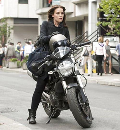 25P Domme celebs - Eliza Dishku, Piper Perabo and Sarah Shahi