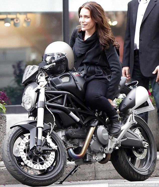 25P Domme celebs - Eliza Dishku, Piper Perabo and Sarah Shahi