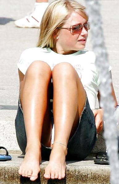 25P Upskirt White Panties In Public 2