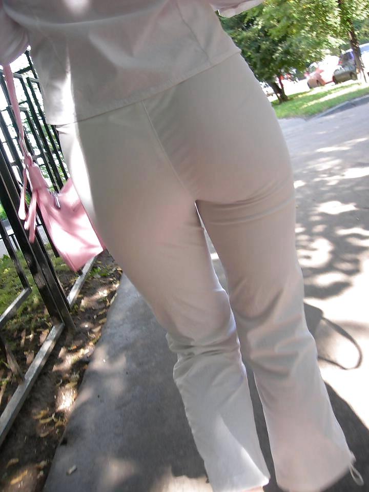 22P Transparentando sus calzones muy bueno 2