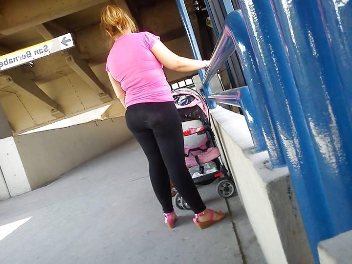 22P Transparentando sus calzones muy bueno 2