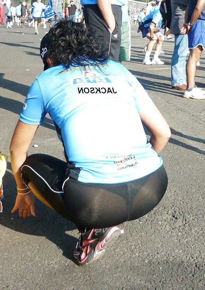 22P Transparentando sus calzones muy bueno 2