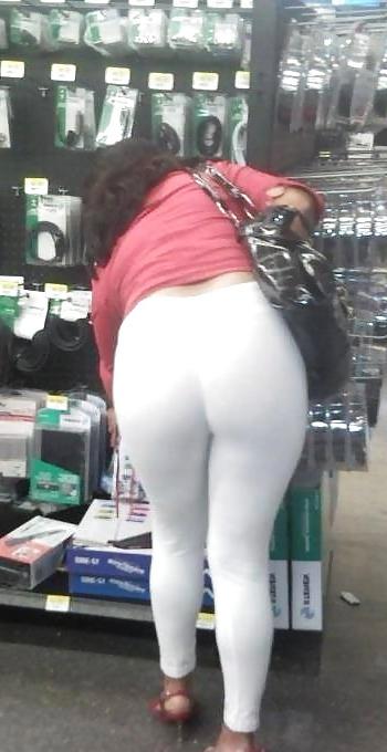 22P Transparentando sus calzones muy bueno 2