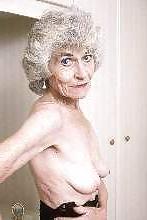25P Granny loves to show