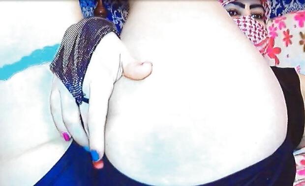 24P Arab hijab cam