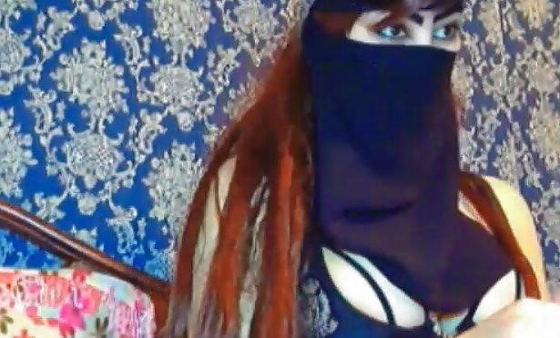 24P Arab hijab cam