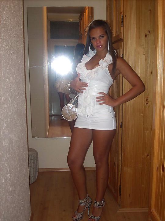 25P NAKED.........NOT SORY