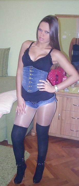 25P NAKED.........NOT SORY