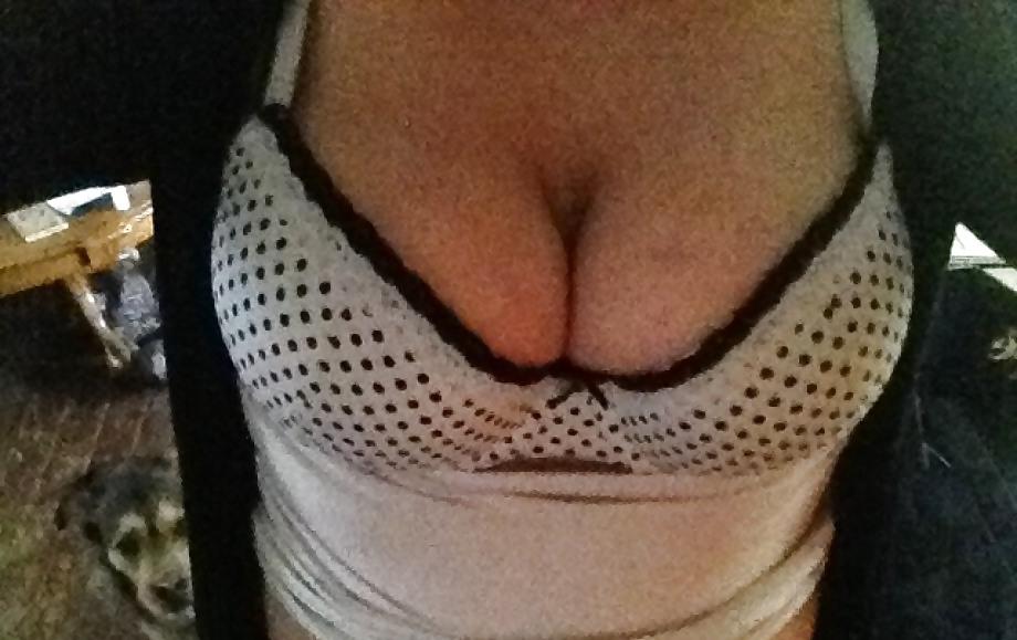 14P Cum on her belly