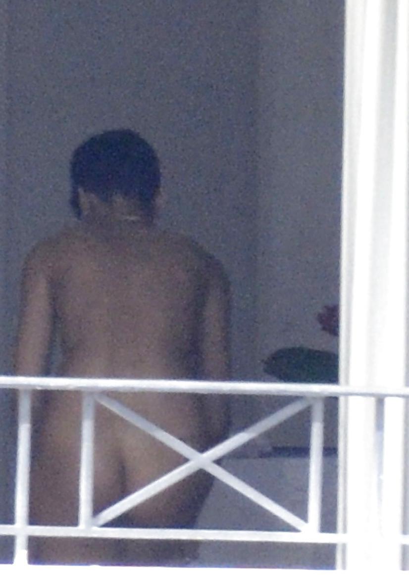 25P Rihanna-NUDE- HOT HOT HOT !!!!! NO FAKE