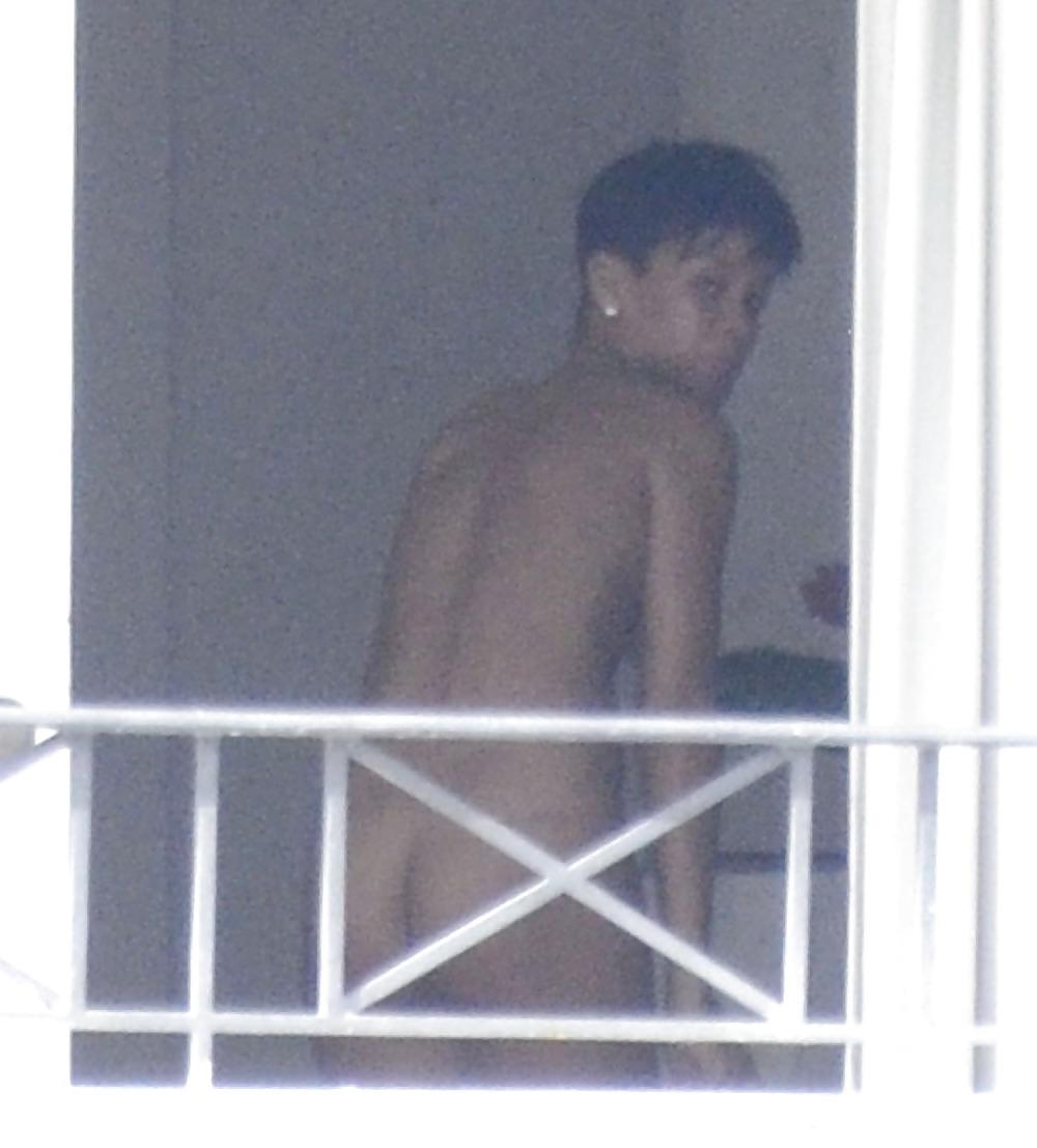 25P Rihanna-NUDE- HOT HOT HOT !!!!! NO FAKE