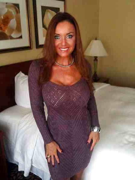 25P She Muscle Cougar Janet Mason