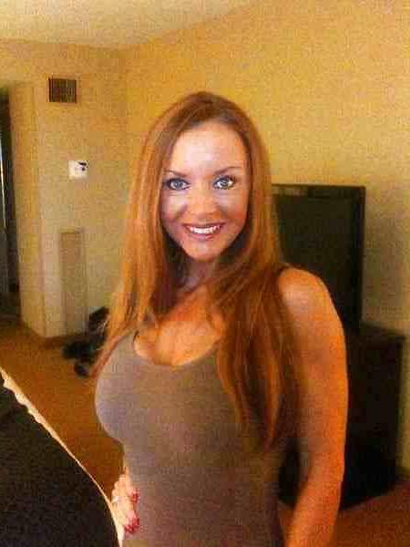 25P She Muscle Cougar Janet Mason