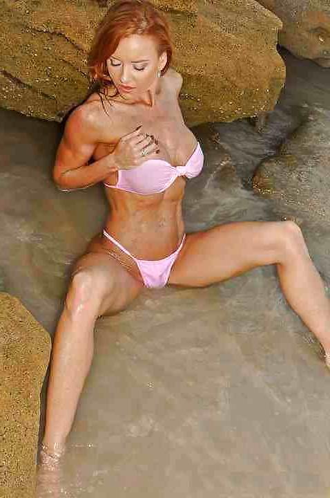 25P She Muscle Cougar Janet Mason