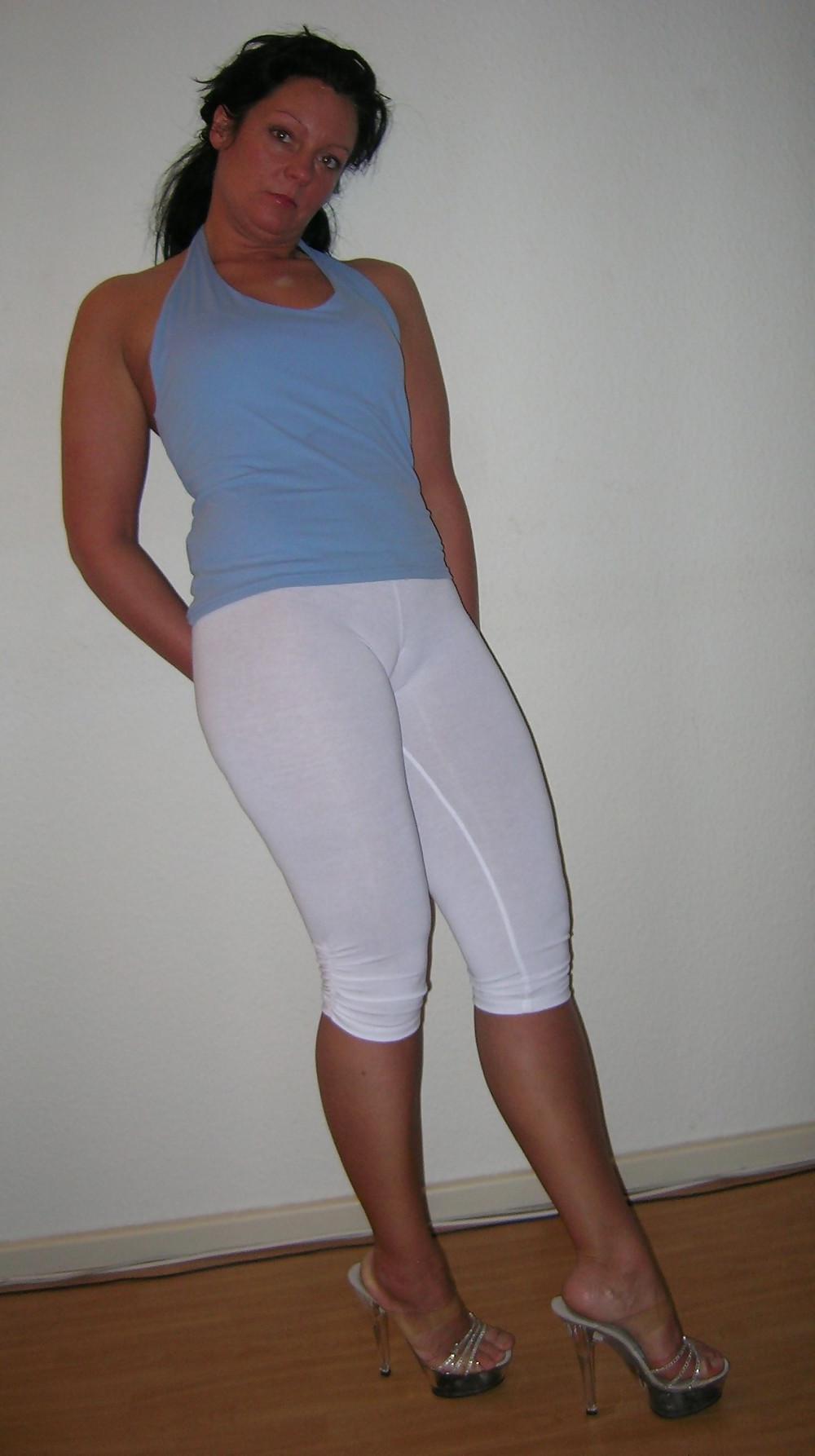8P Fotze frisst Hose - cameltoe
