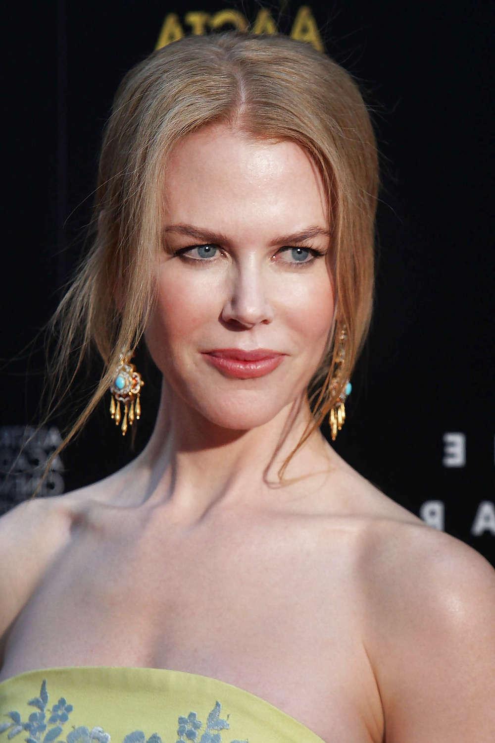25P Celebs Over 45 And Hot
