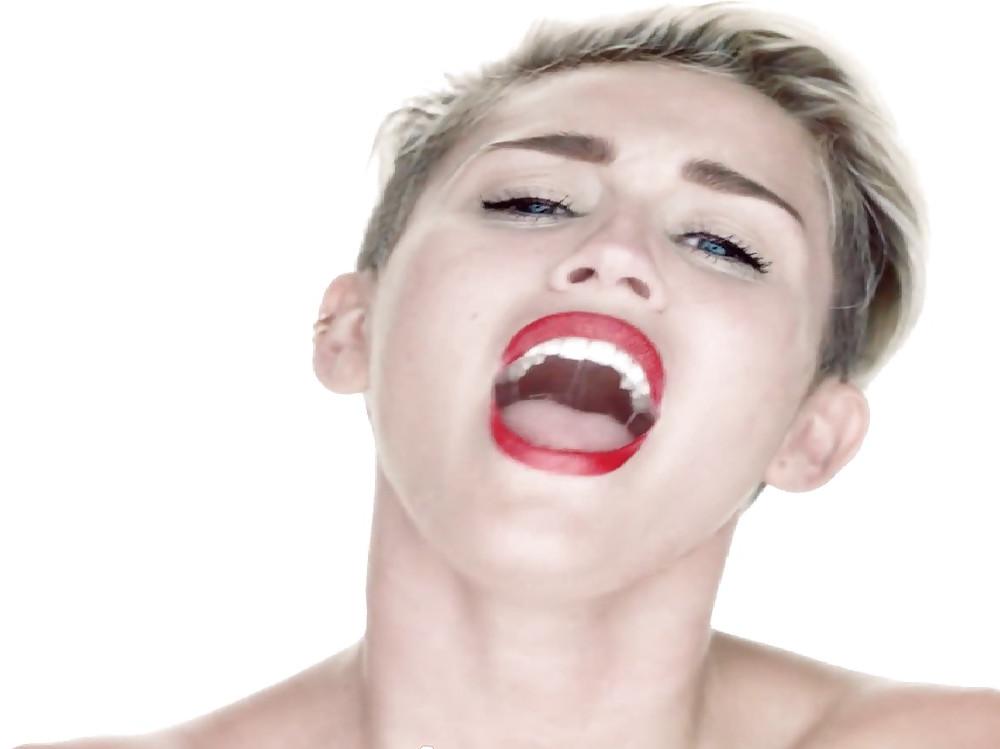 25P Miley Cyrus - Talentless Fuck Toy