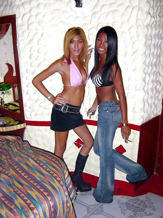 25P A couple of Pattaya Ladyboys