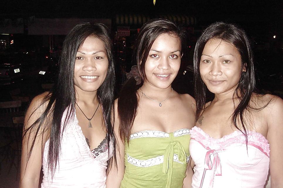 25P A couple of Pattaya Ladyboys