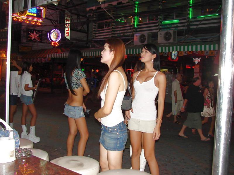 25P A couple of Pattaya Ladyboys