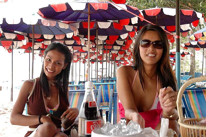 25P A couple of Pattaya Ladyboys