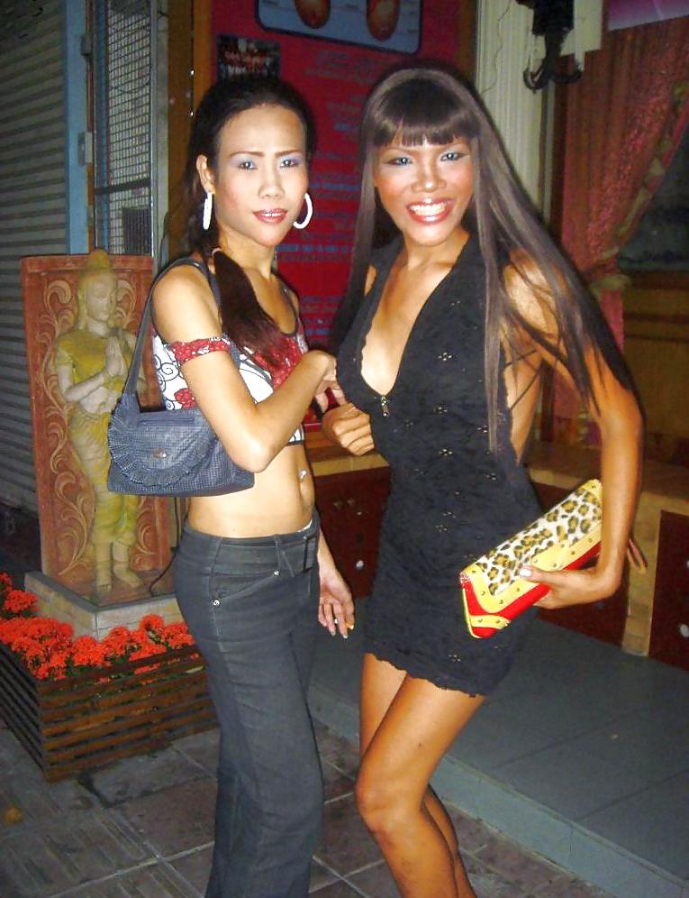 25P A couple of Pattaya Ladyboys