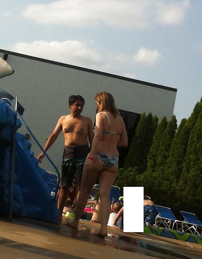7P Milf with GREAT ass at the pool! 