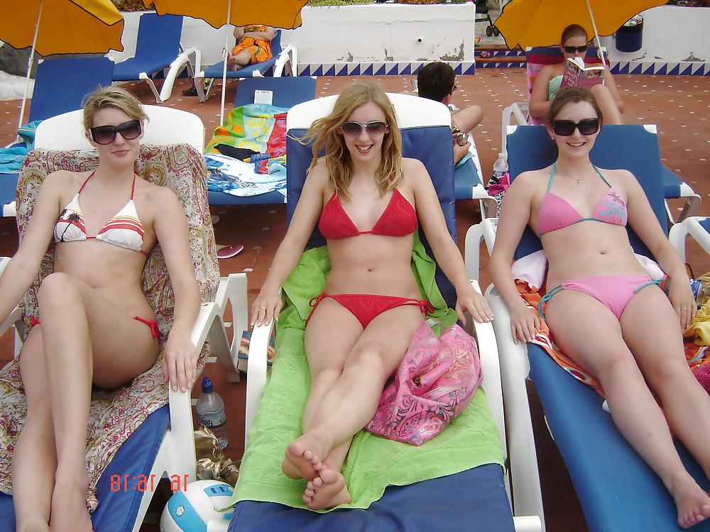 25P Girls & women with cameltoes - Teens mit Camel Toes 5