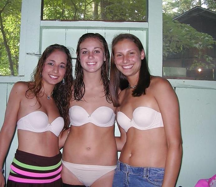 25P Girls & women with cameltoes - Teens mit Camel Toes 5