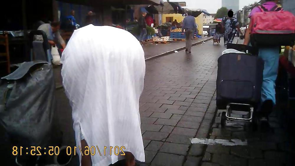 11P Arab Milf Bend over Ass