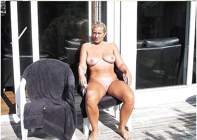 25P Naked on the terrace