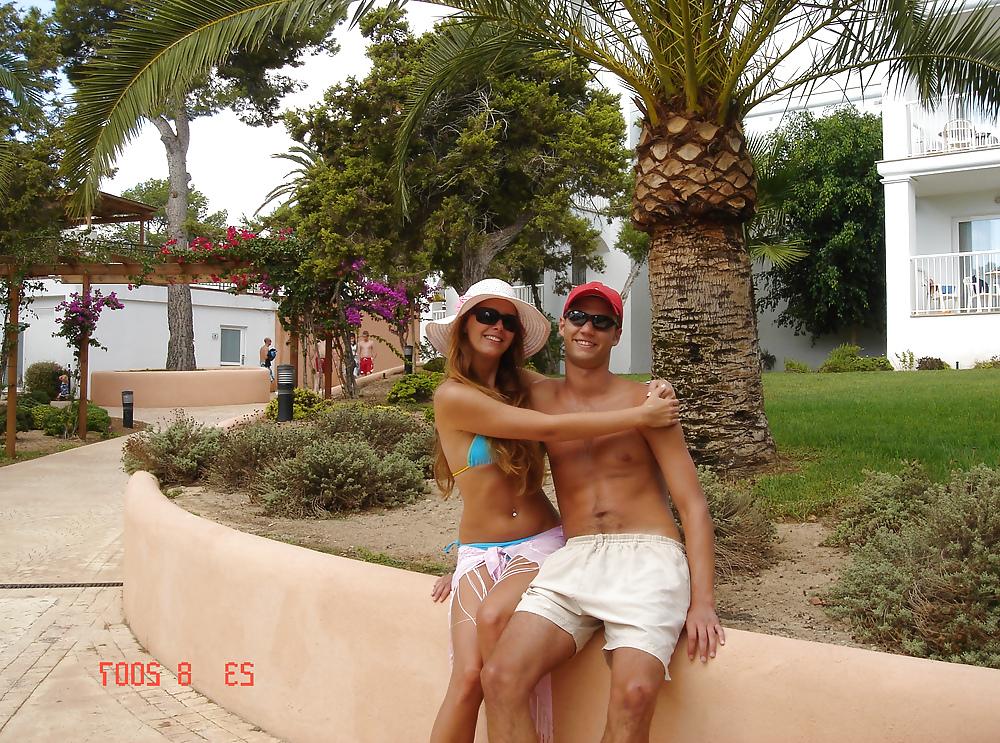 25P Couple on Vacation