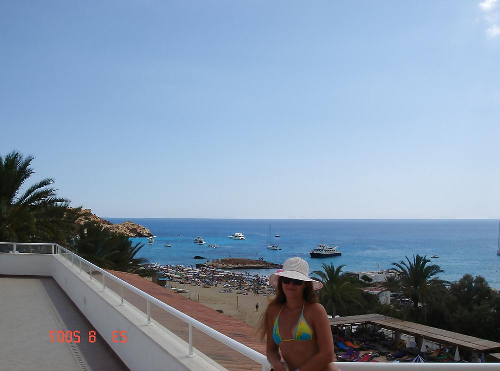 25P Couple on Vacation