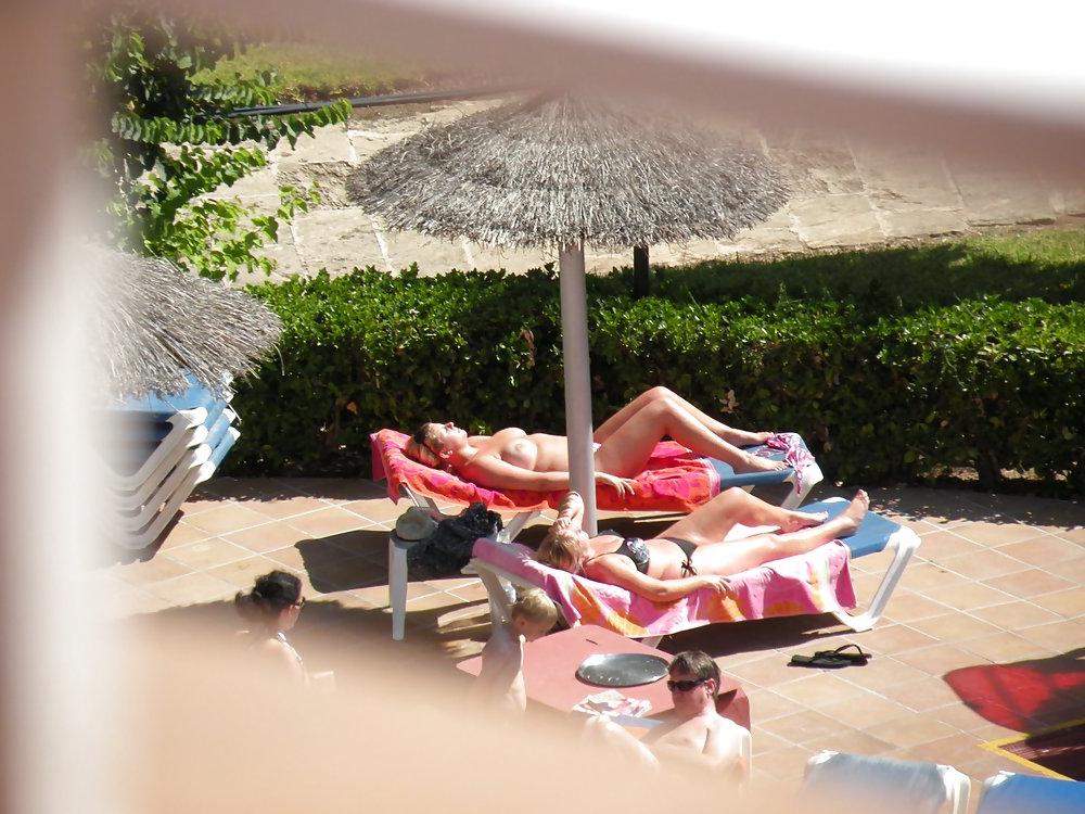 25P Hotel pool