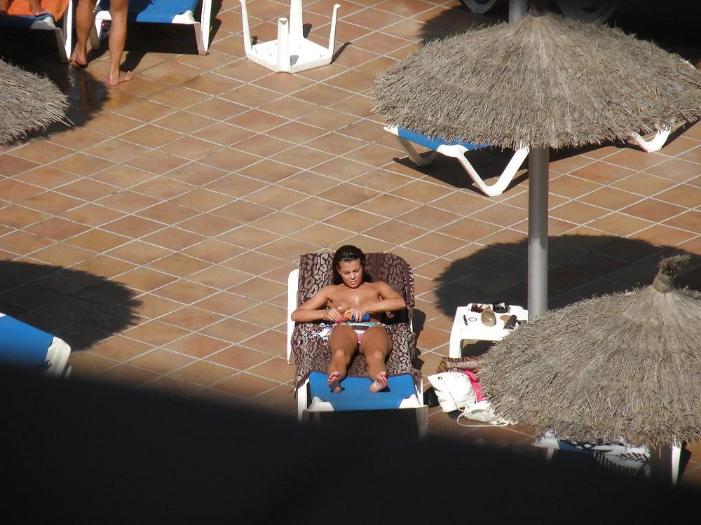 25P Hotel pool