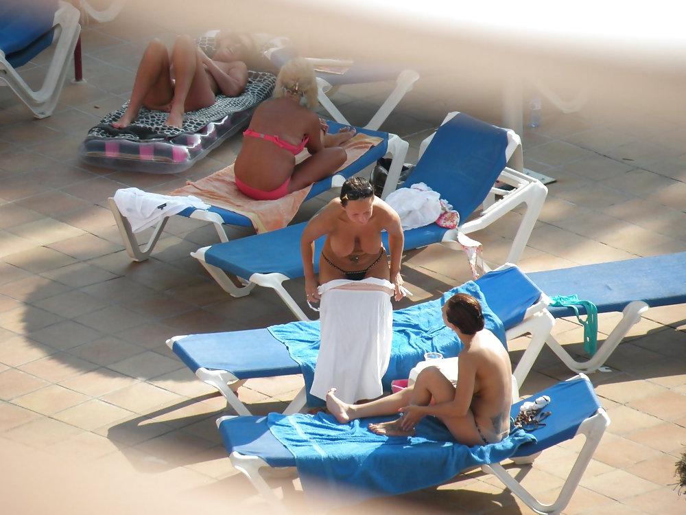 25P Hotel pool