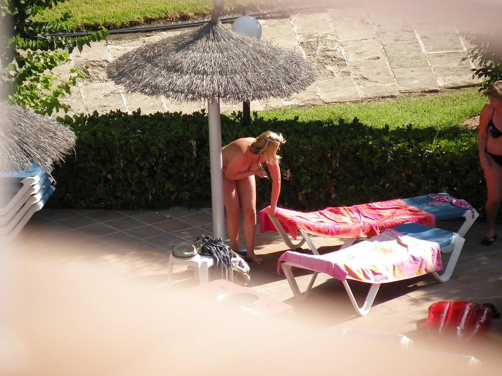 25P Hotel pool