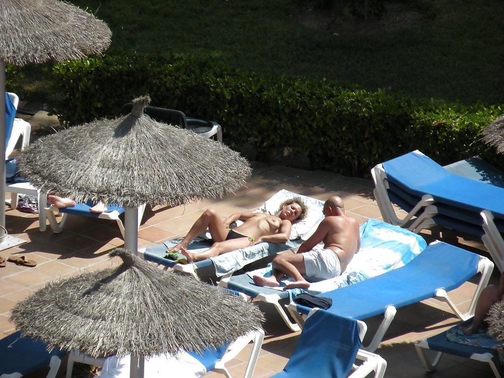 25P Hotel pool