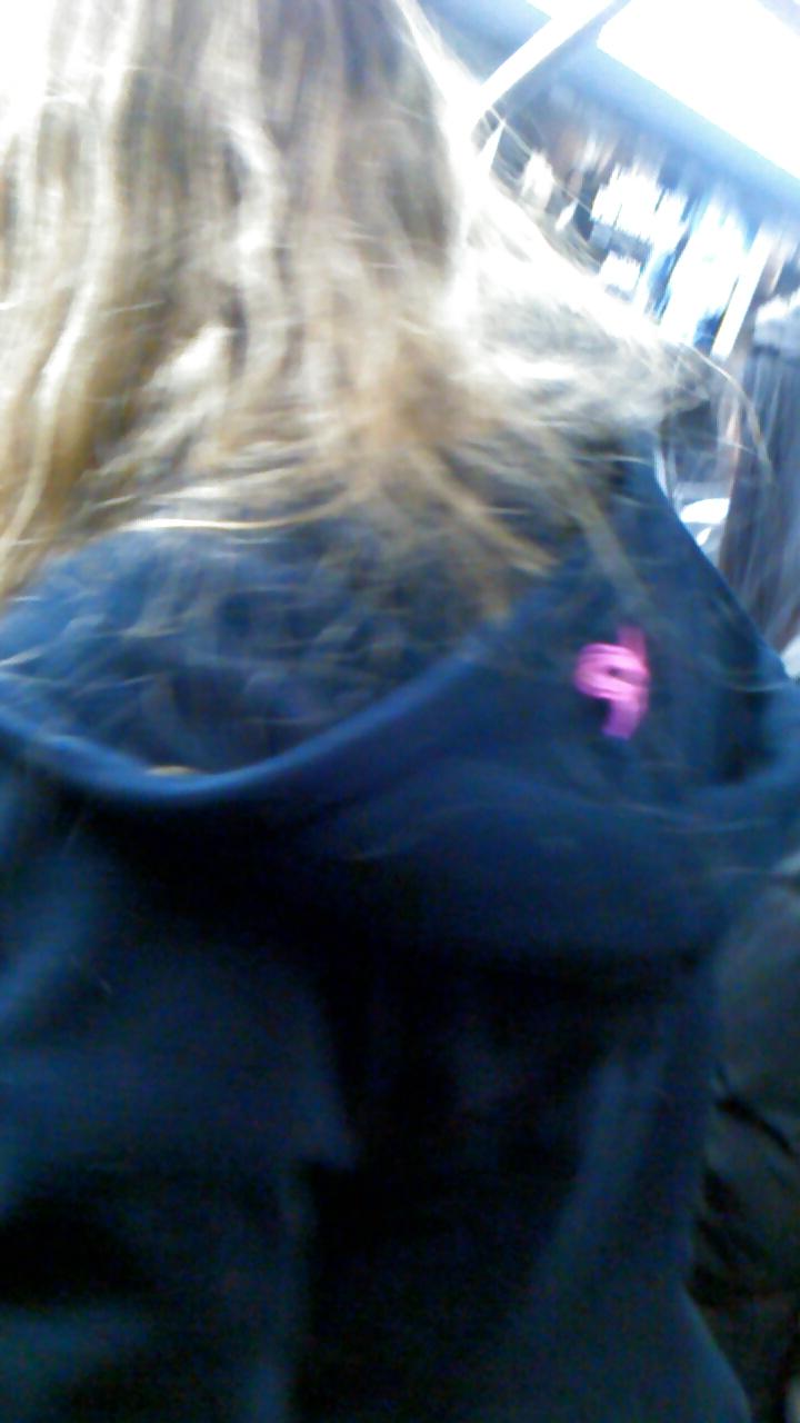 25P Voyeur - lovely ladies of public transit