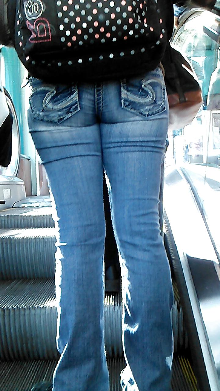 25P Voyeur - lovely ladies of public transit