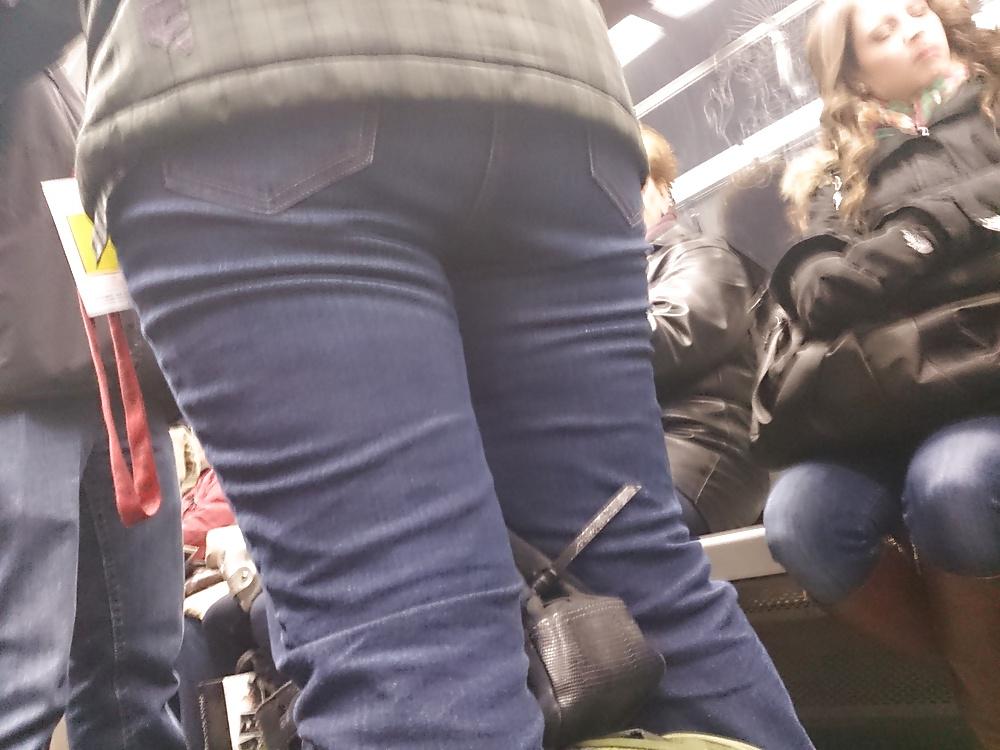 25P Voyeur - lovely ladies of public transit