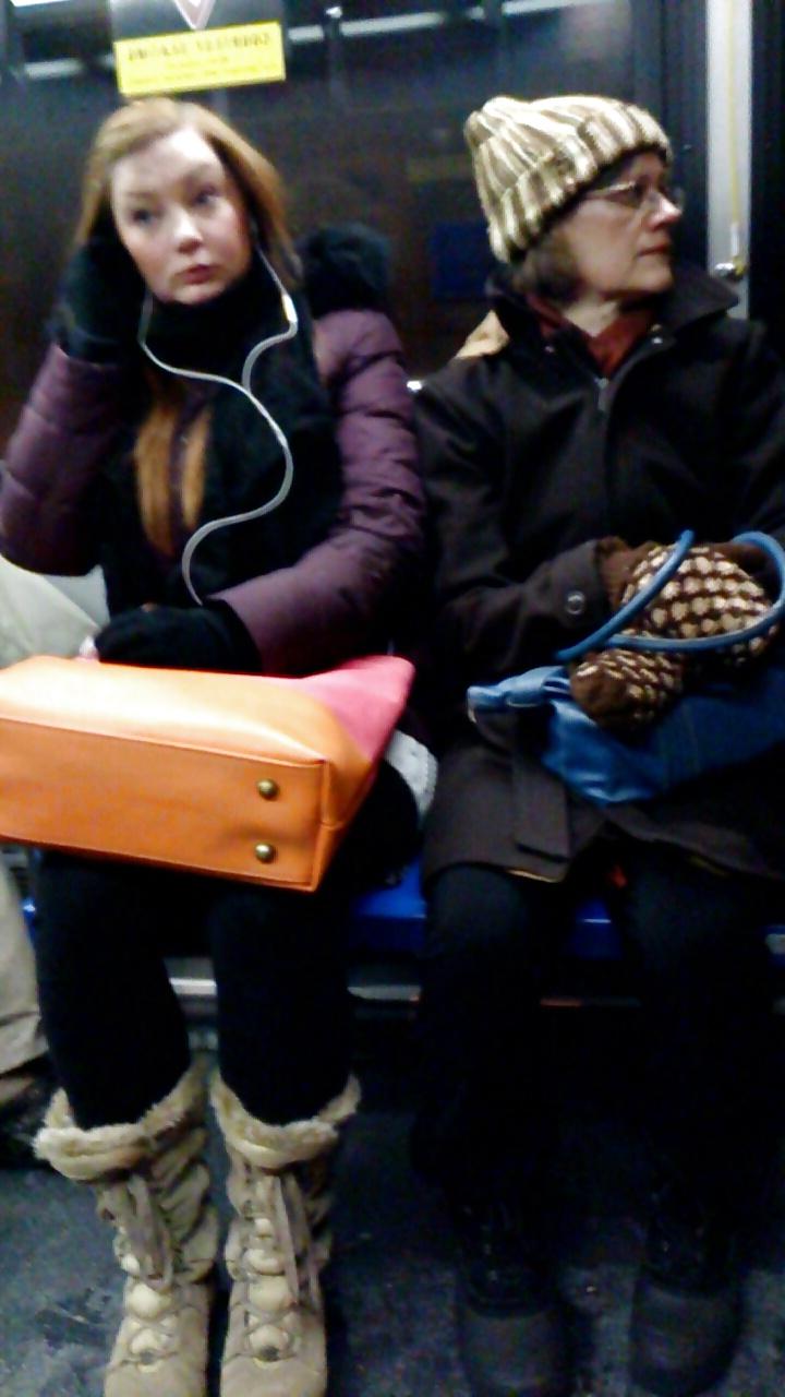 25P Voyeur - lovely ladies of public transit