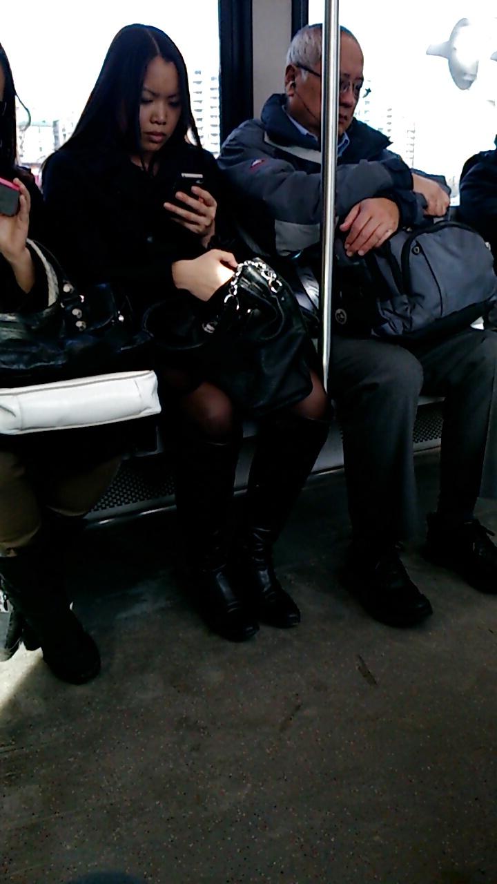 25P Voyeur - lovely ladies of public transit