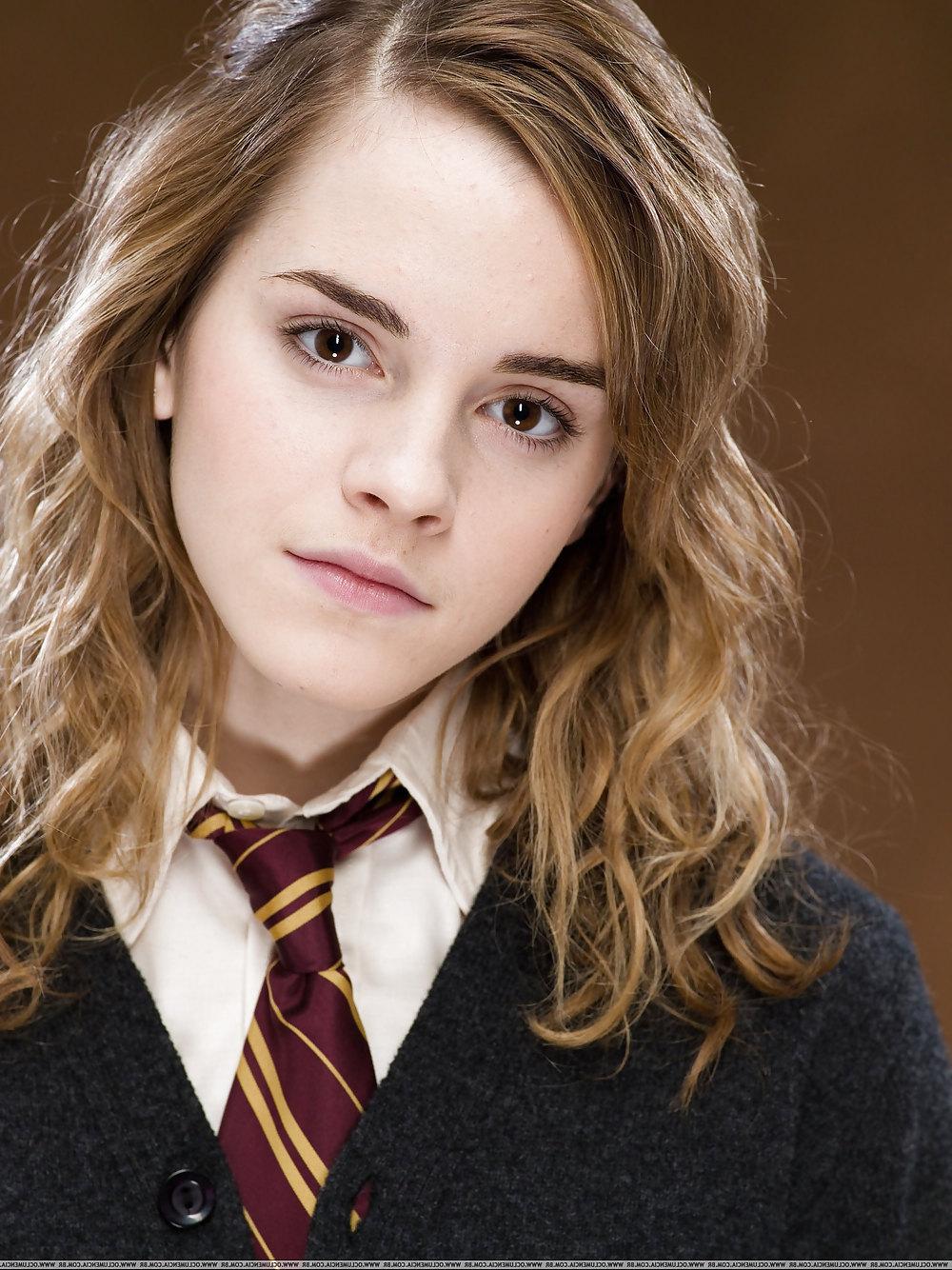 25P Emma Watson Sexy Pics Over The Years